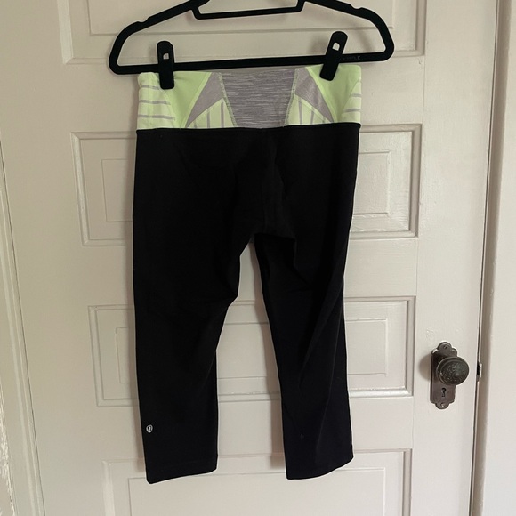 LULULEMOM capris leggings - Picture 2 of 3